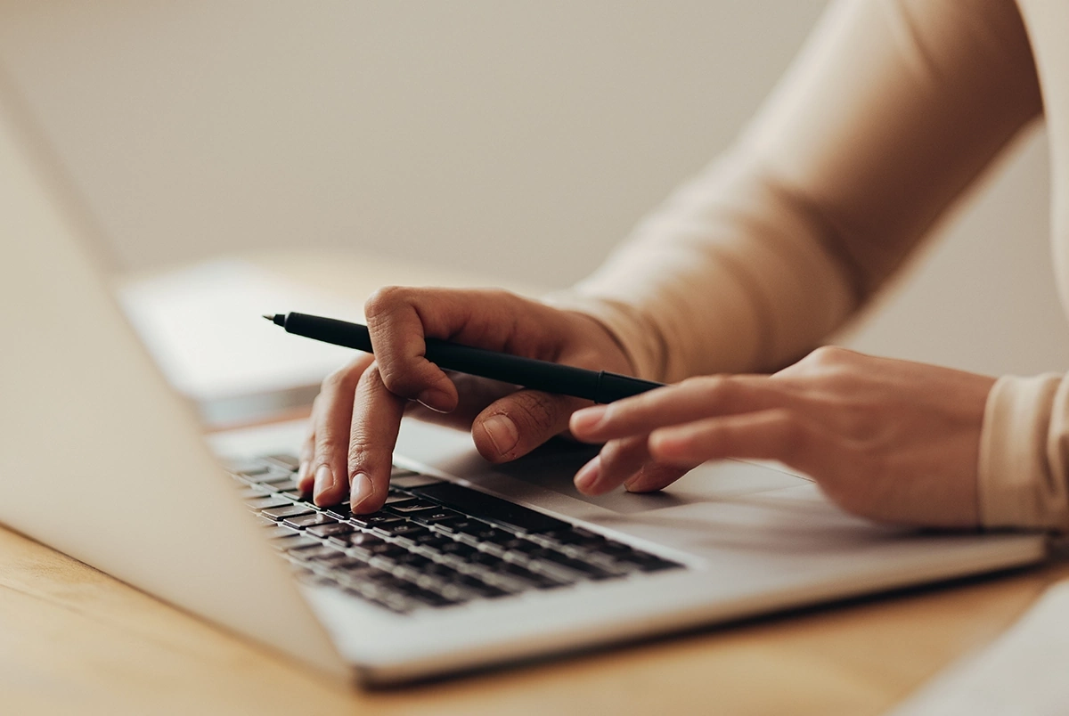 Zeitbuchungen ohne Wegezeit direkt am Arbeitsplatz erfassen